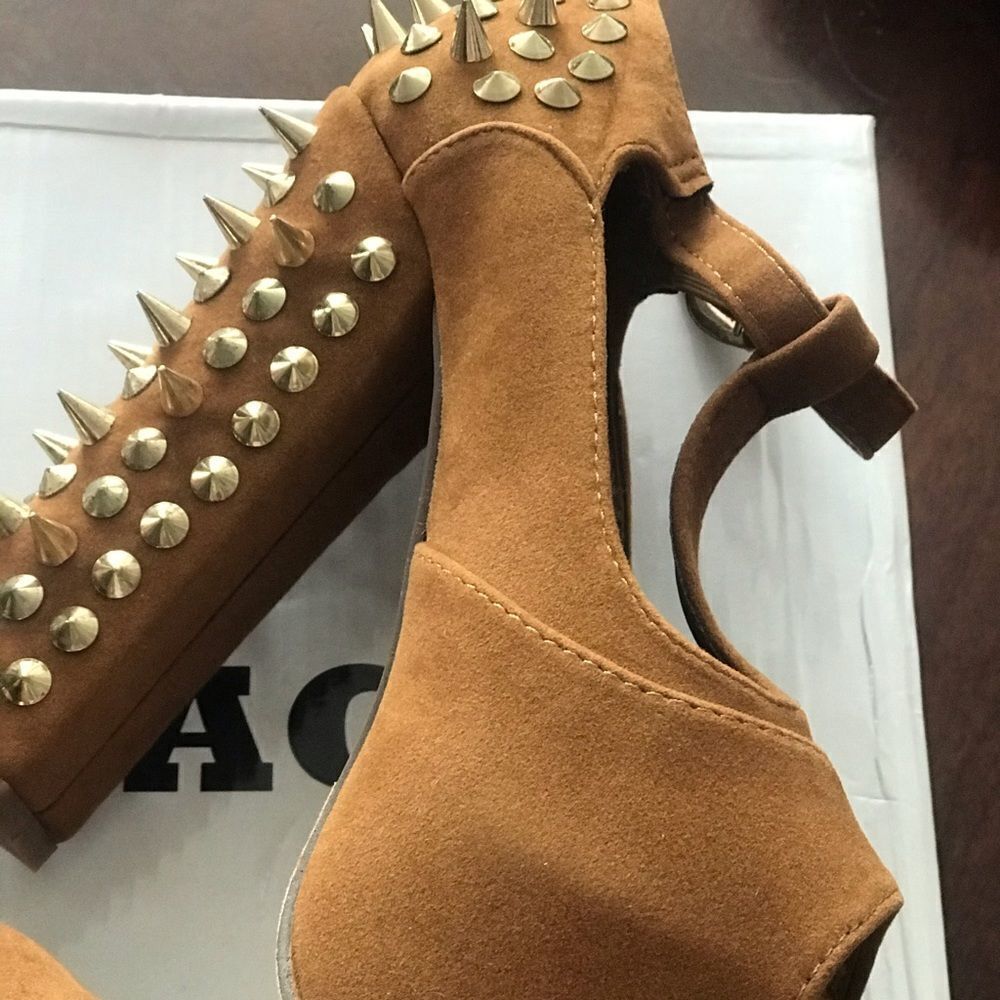 ✨3xHP✨Vintage Studs Spikes Peep Mary Jane Sandals✨ - Picture 3 of 8